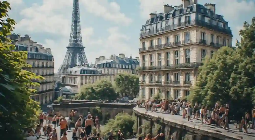 How Crowded Is Paris in Summer (1)